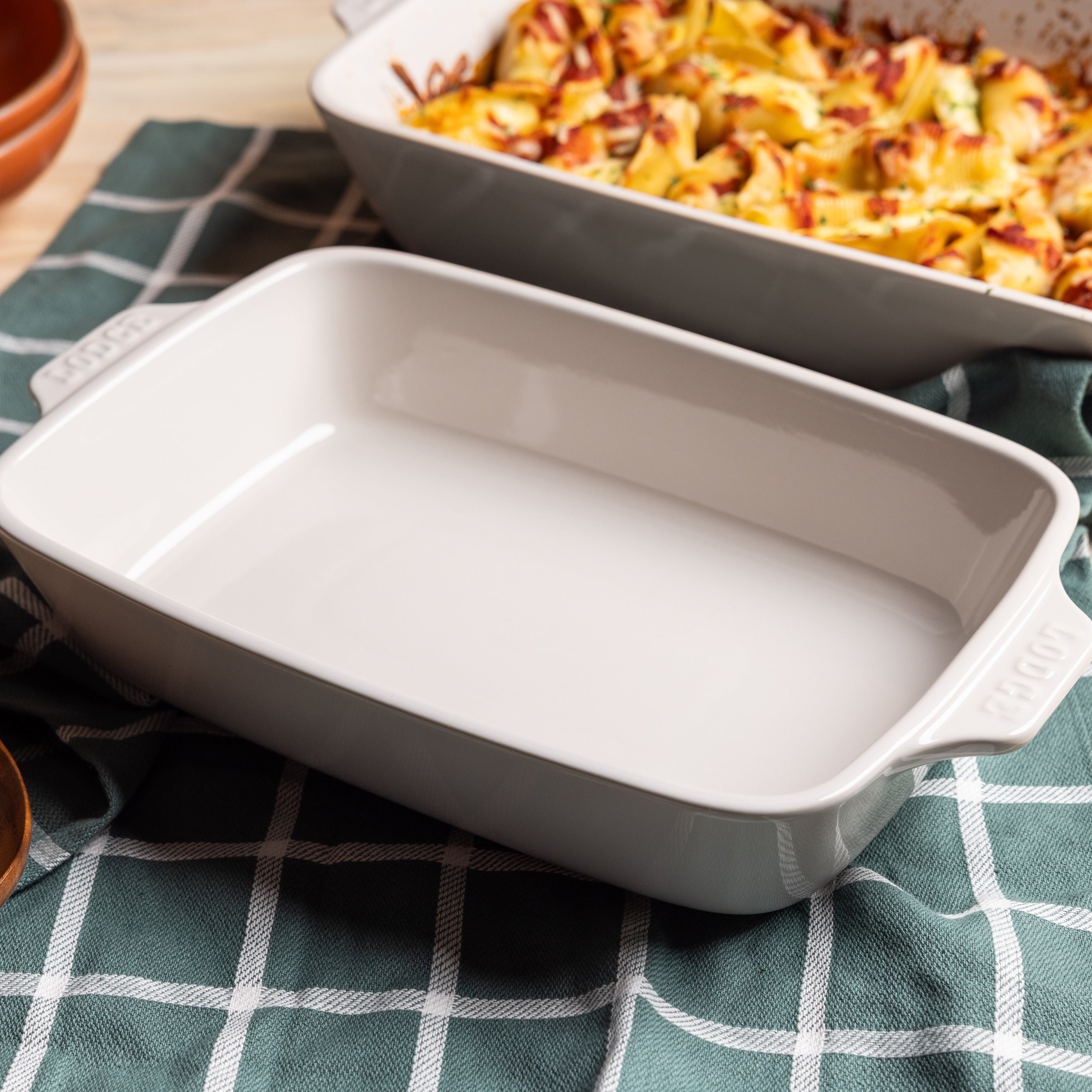 Medium Stoneware Casserole Dish. 11 x 7.5 Inch