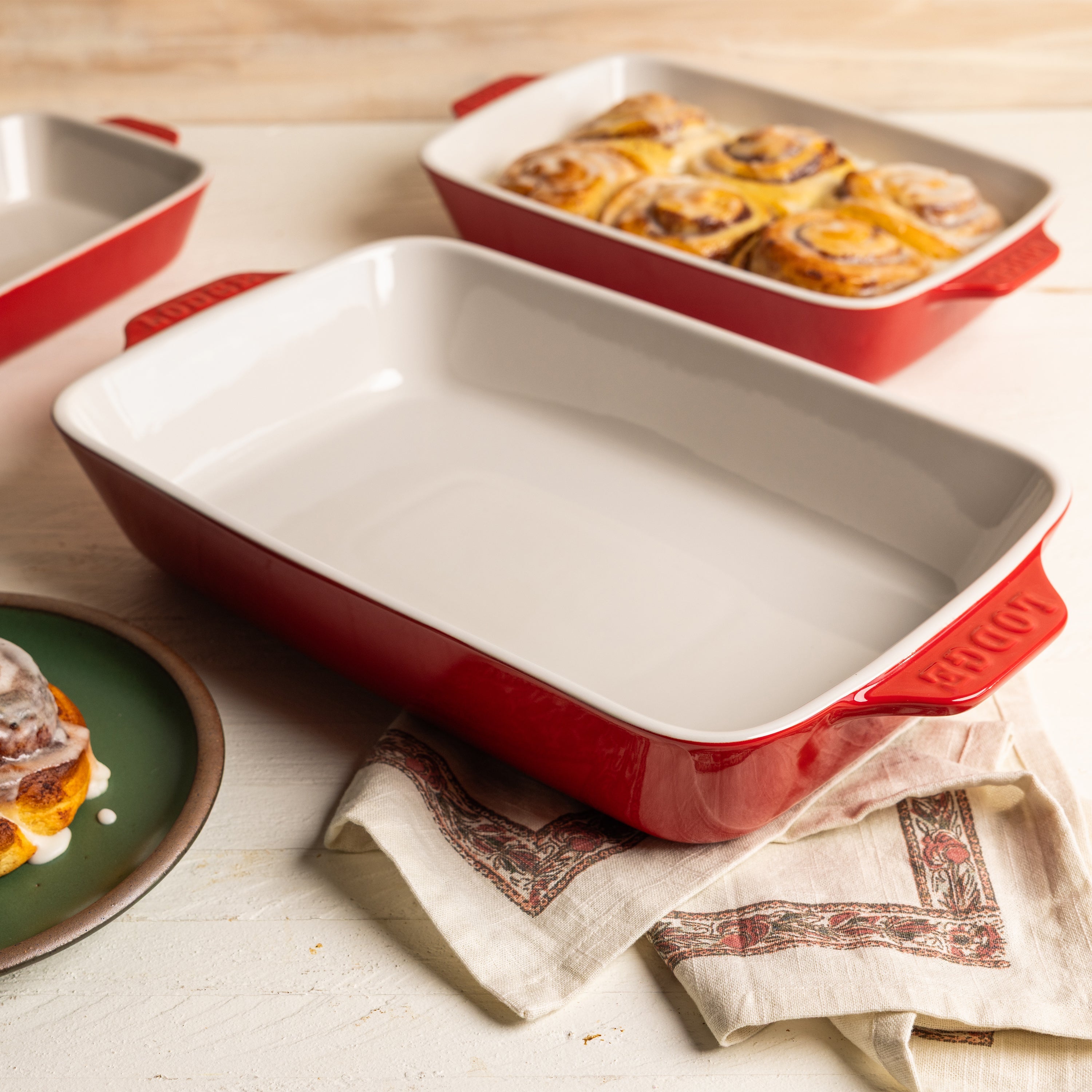 Large Stoneware Casserole Dish. 13 x 9 Inch
