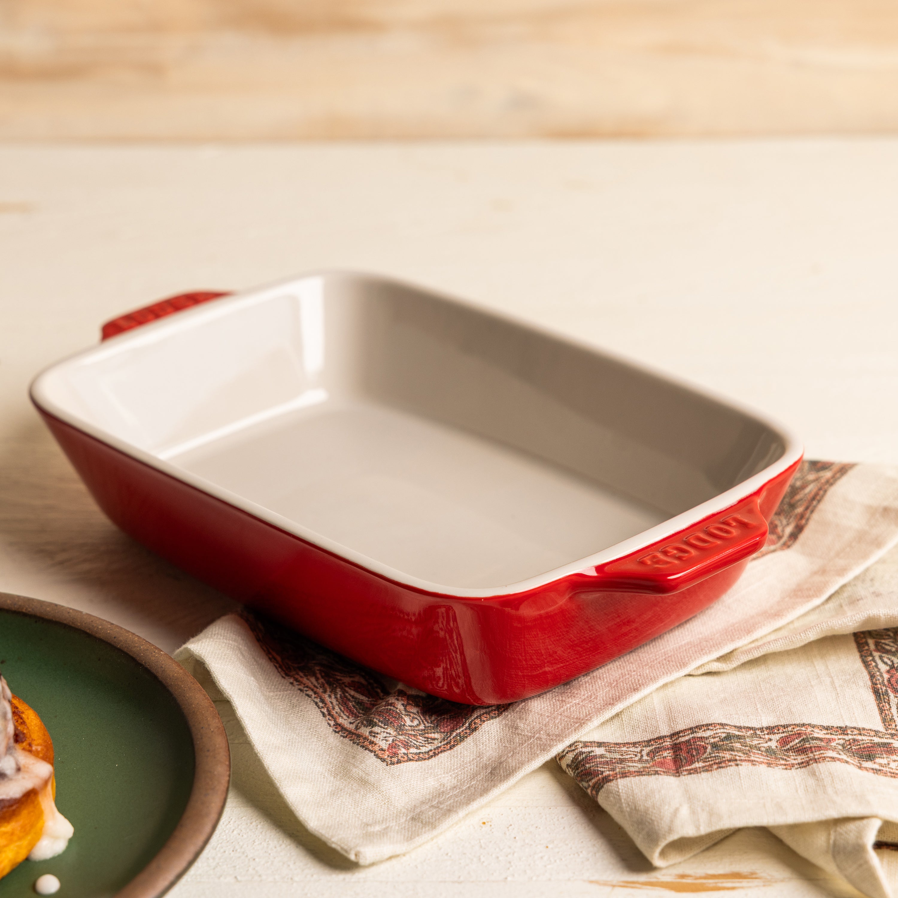 Small Stoneware Casserole Dish. 9 x 6 Inch